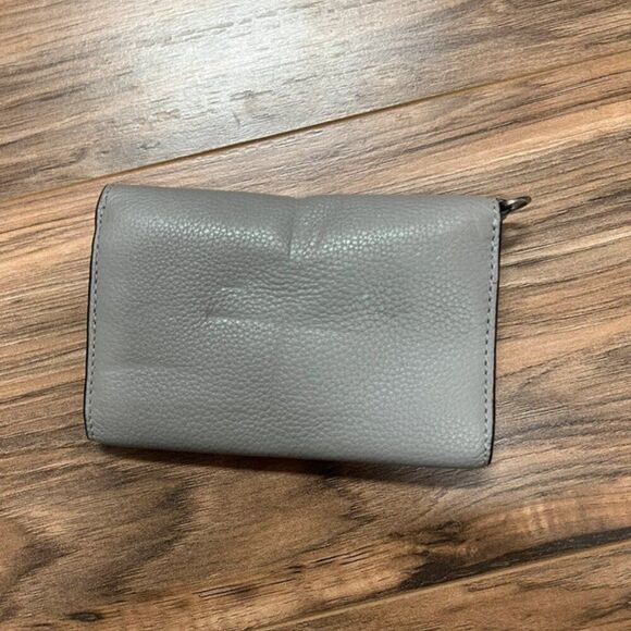 Michael Kors wallet - Picture 6 of 6